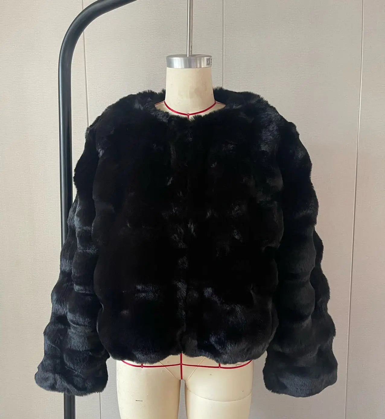 White Fur Coat for Women 2023 Autumn and Winter New Style Short Imitation Fur Plush Collarless Top Short Top Warm and Trend