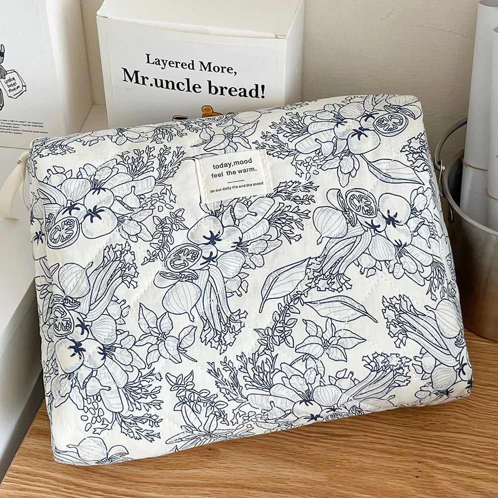 Wholesale Vintage Flower Women Cosmetic Bag Portable Zipper Makeup Travel Organizer Female Handbag Toiletry Quilting Pouch