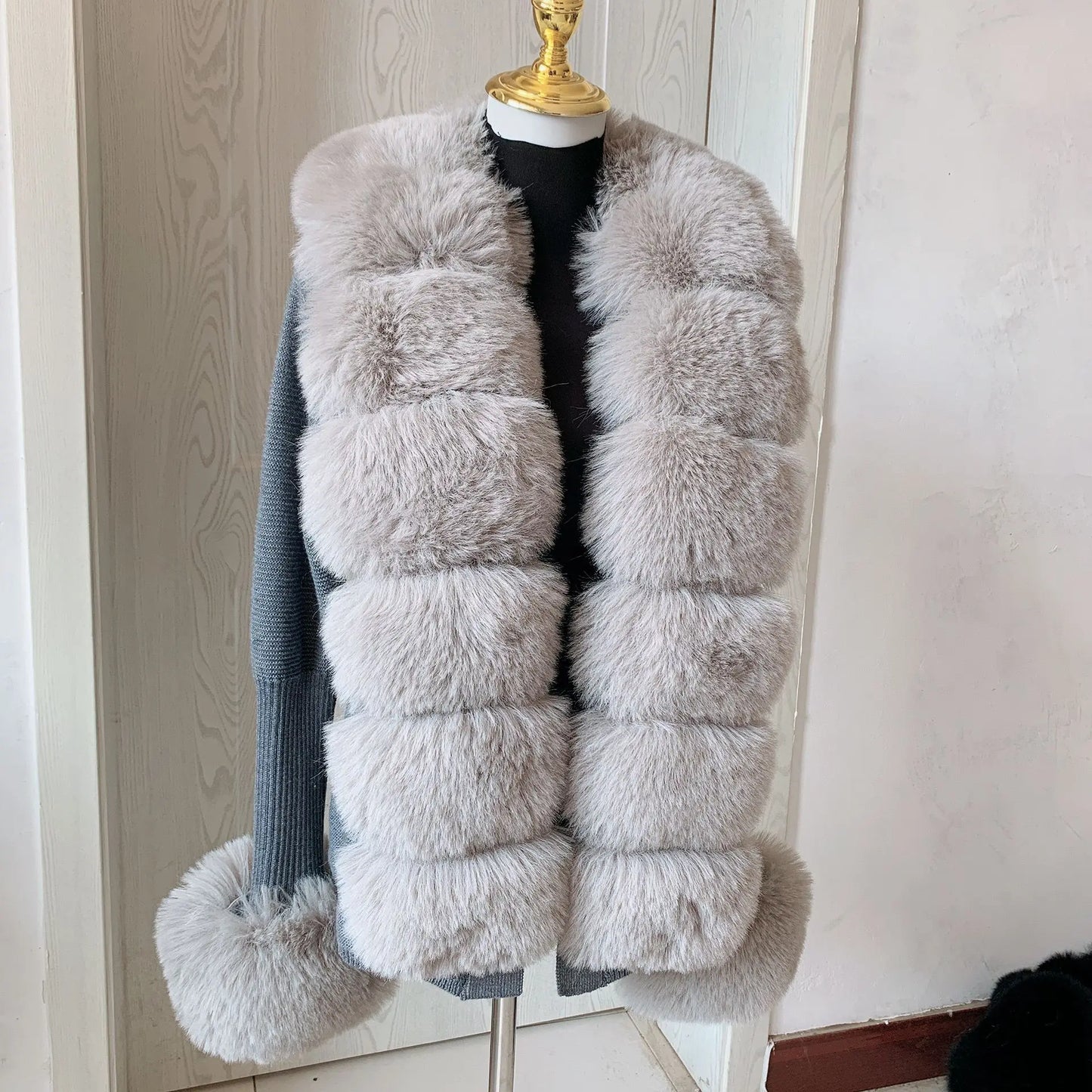 Women Faux Fur Knit Sweater cardigan Spring Autumn elegant Knitted sweater with faux fox fur collar Ladies Fashion Coat fur coat